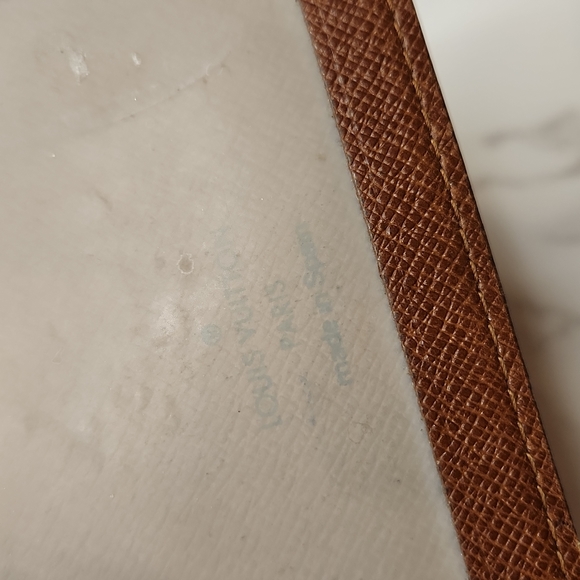 Authentic Louis Vuitton Monogram ID Holder - Picture 5 of 7